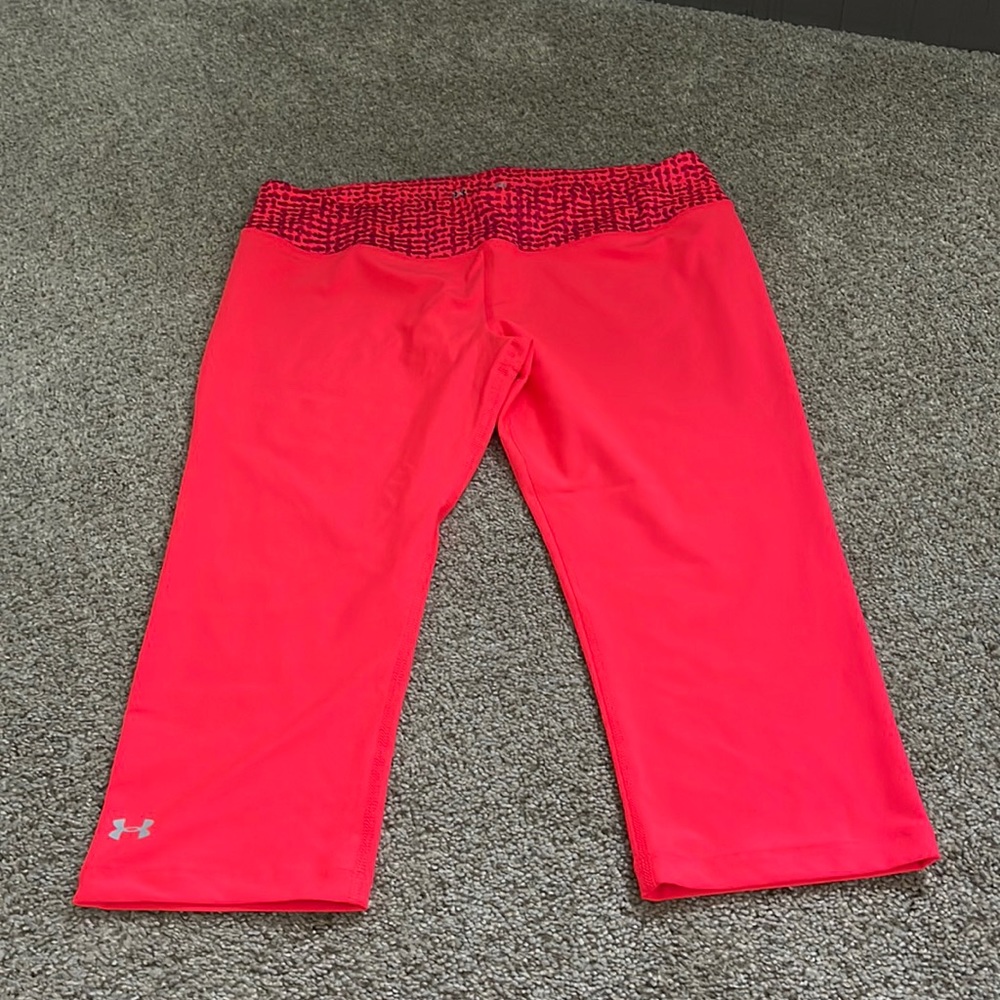 NWOT Under Armor Heat Gear Fitted Capri Pants